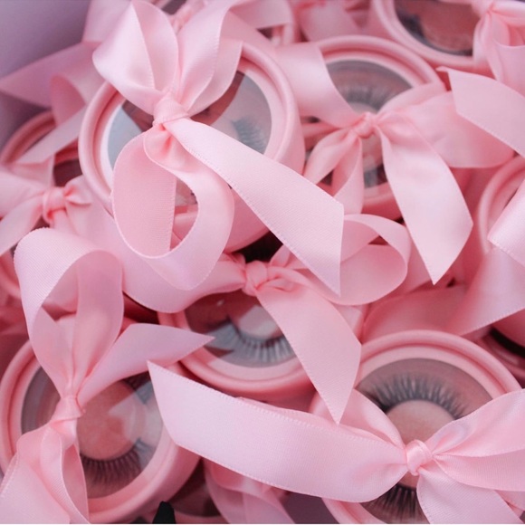 Faux wispy lashes - Picture 2 of 4